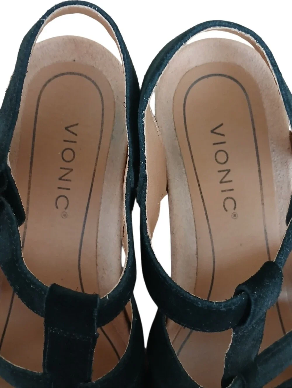 Vionic Tawny Suede Wedge T Strap Sandals 8 WIDE Black Buckle Strappy Comfort Lux